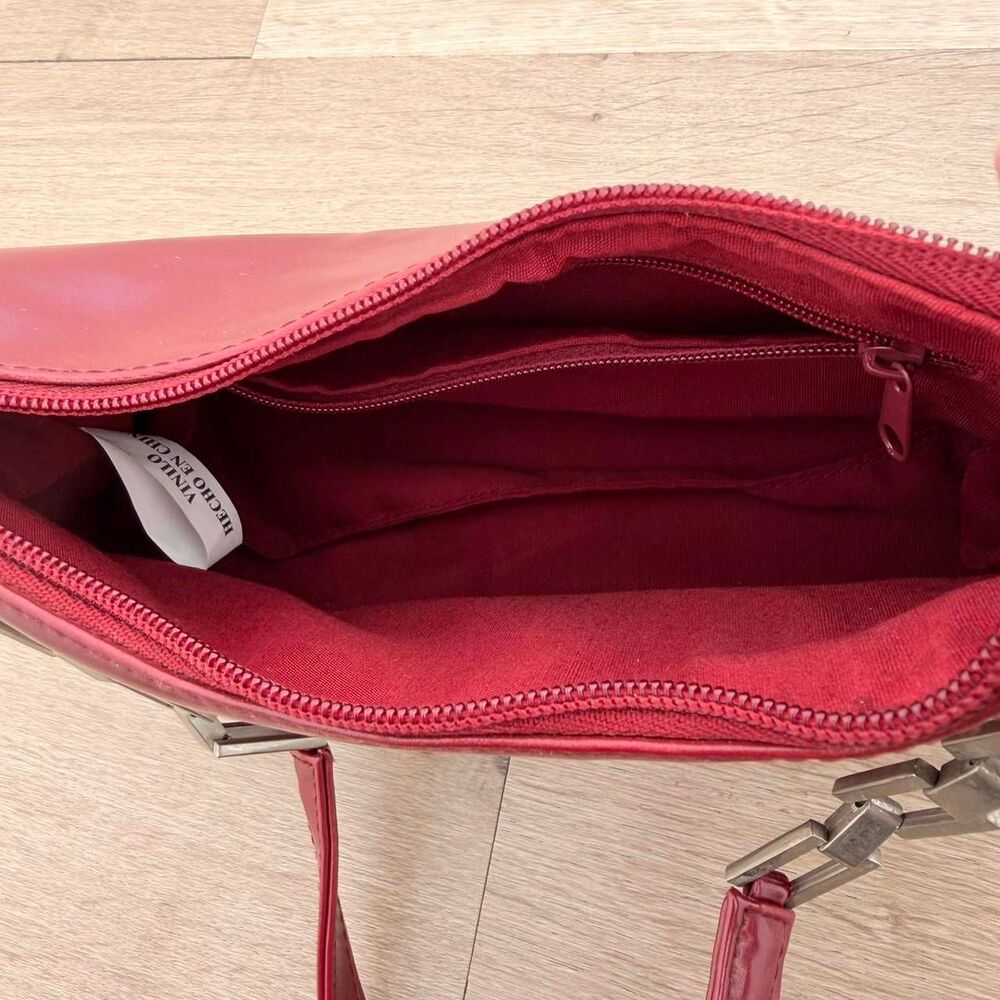 Strada VTG Cherry Red Vegan Leather Shoulder Bag W Silver Chain Strap Purse 90's - Picture 8 of 8